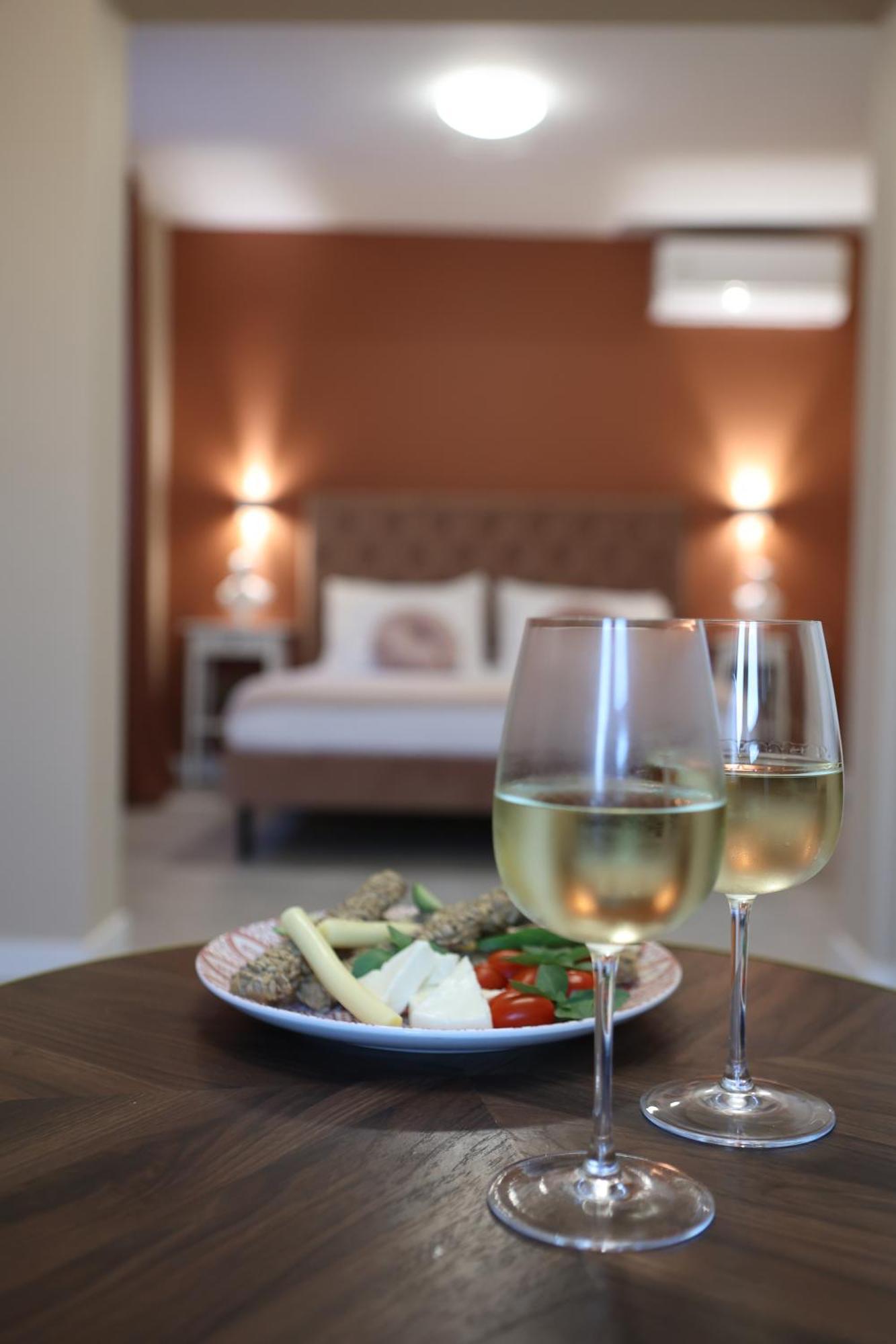 אדסה Ε121 Luxury Suites מראה חיצוני תמונה